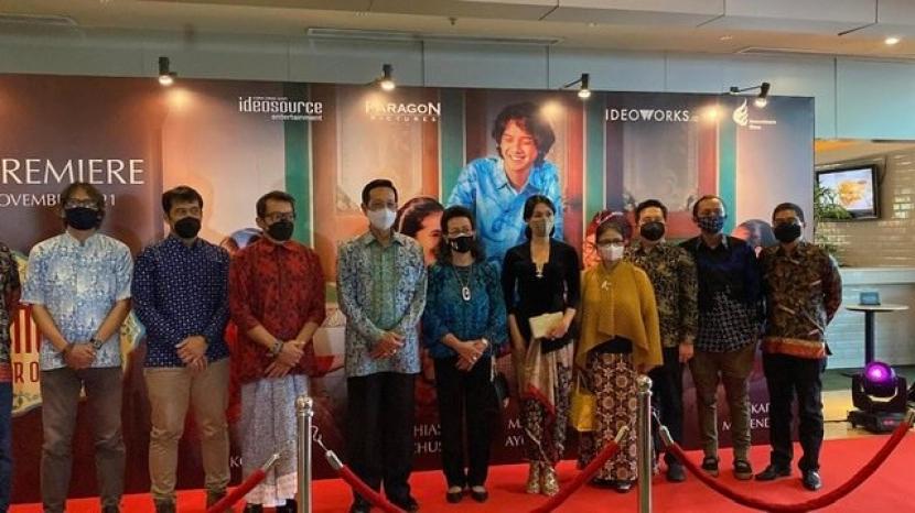 Para Pemain Film Losmen Bu Broto dan Gubernur Daerah Istimewa Yogyakarta (DIY)