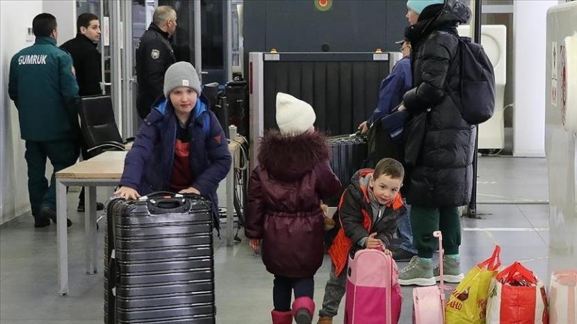 Pengungsi Ukraina. Saat perang Rusia-Ukraina masih berlanjut, lebih dari 68.000 warga Ukraina telah melarikan diri ke Turki, kata seorang pejabat badan pengungsi PBB pada Rabu (6/4/2022). 
