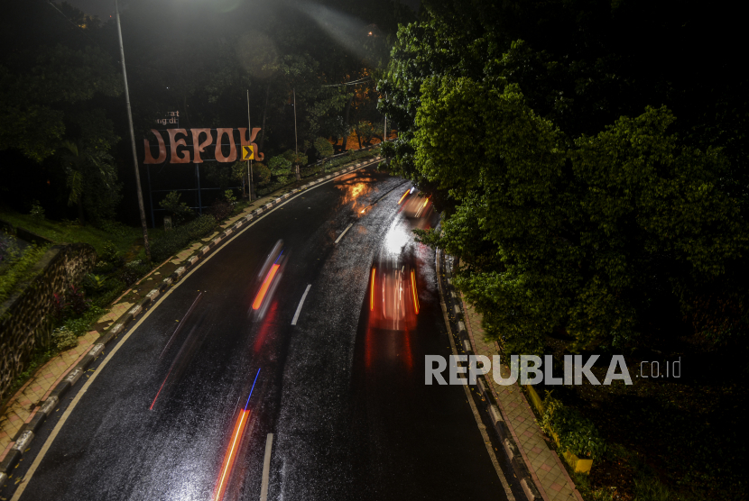 Kendaraan melintas di Jalan Margonda, Depok (ilustrasi)