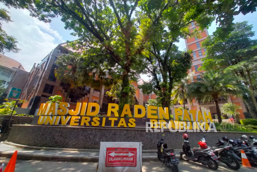 Suasana di salah satu sudut Masjid Raden Patah Universitas Brawijaya, Kota Malang, Rabu (15/3/2023). 