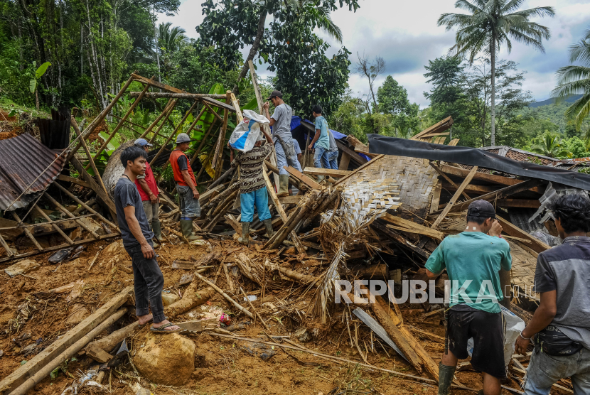 Bencana longsor (ilustrasi). BPBD Kota Bogor Jawa Barat, mencatat sebanyak 73 bencana alam dan non alam terjadi di daerah itu selama Februari 2024.
