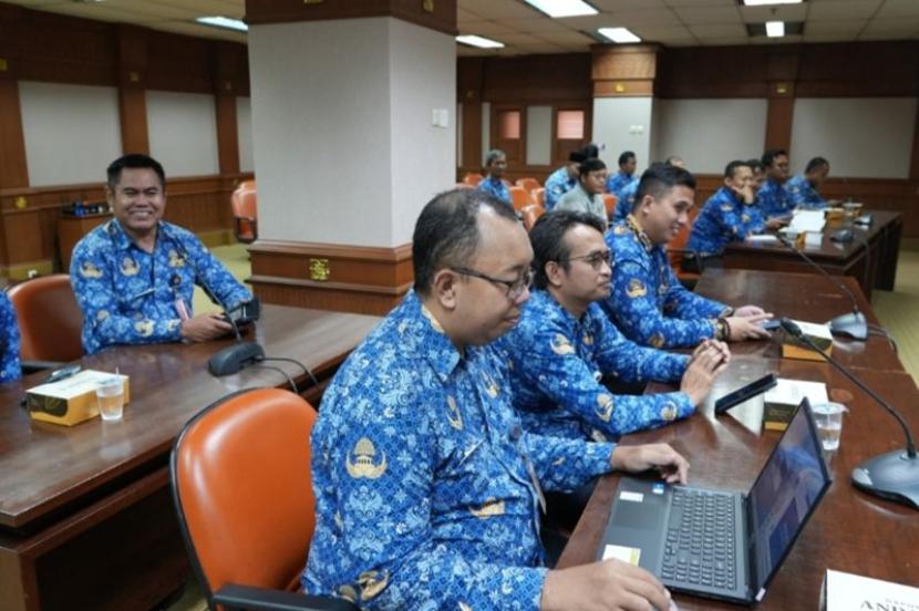 Pemkot Jakbar buat standarisasi pengisian data tingkatkan transparansi.