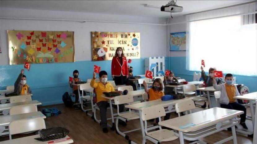 Walau belum capai kekebalan komunal, Turki akan segera mulai sekolah tatap muka.
