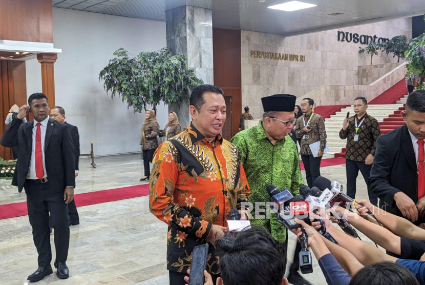 Ketua MPR Bambang Soesatyo menanggapi wacana amendemen UUD 1945 dan usulan penguatan DPD di Gedung Nusantara V, Kompleks Parlemen, Jakarta, Jumat (18/8/2023). 