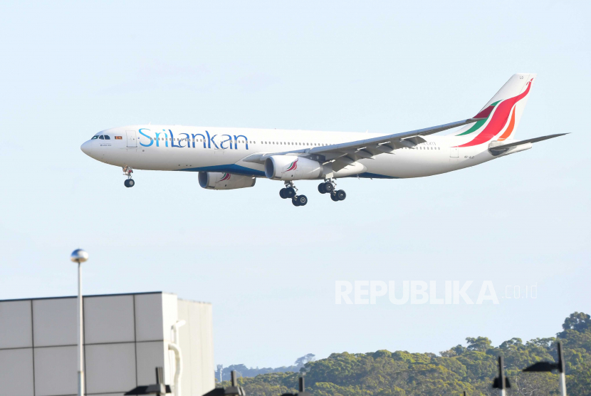 Penerbangan SriLankan Airlines UL604 (Airbus A330-343, nomor ekor: 4R-ALO) terlihat mendarat di Bandara Tullamarine di Melbourne, Australia, 07 Desember 2020.