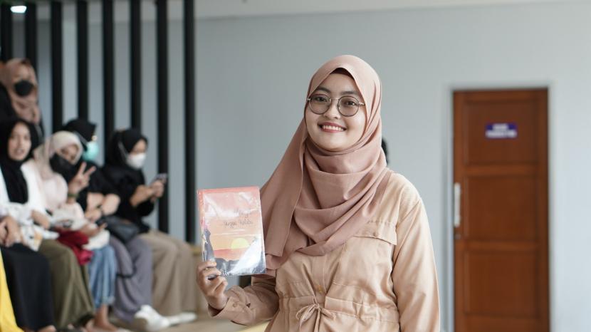 Tekun Menulis, Mahasiswa UM Bandung Terbitkan Novel - Suara Muhammadiyah