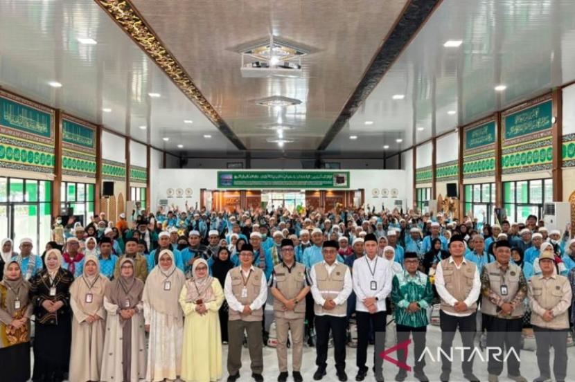 359 Jamaah Haji Kloter 17 Debarkasi Banjarmasin Tiba di Tanah Air