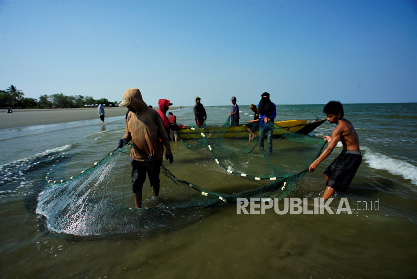 Indonesia-Australia menjalin kerja sama mengolah sampah jaring ikan yang terbengkalai menjadi bahan berkualitas tinggi dan rendah karbon.