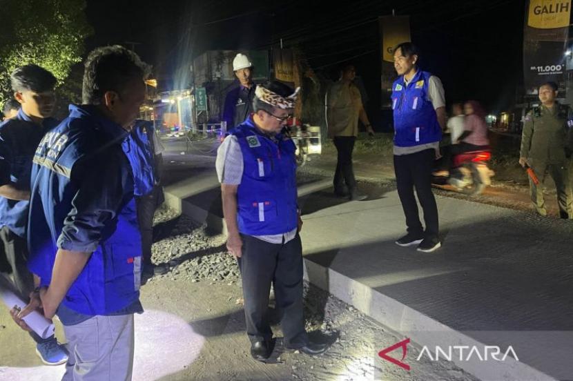 Bupati Cirebon Pastikan Betonisasi Jalan di Wilayah Timur