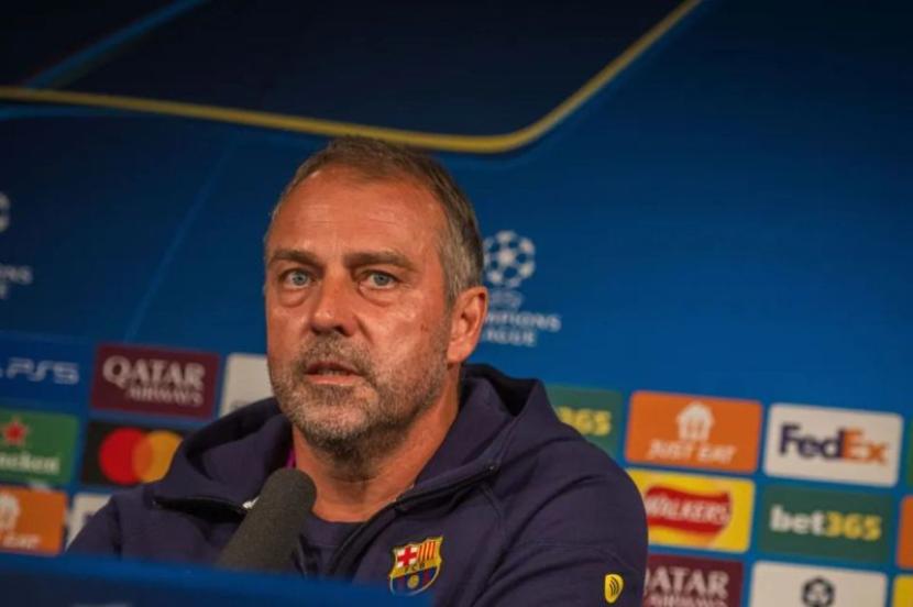 Hansi Flick Bantah Isu Perpecahan di Barcelona