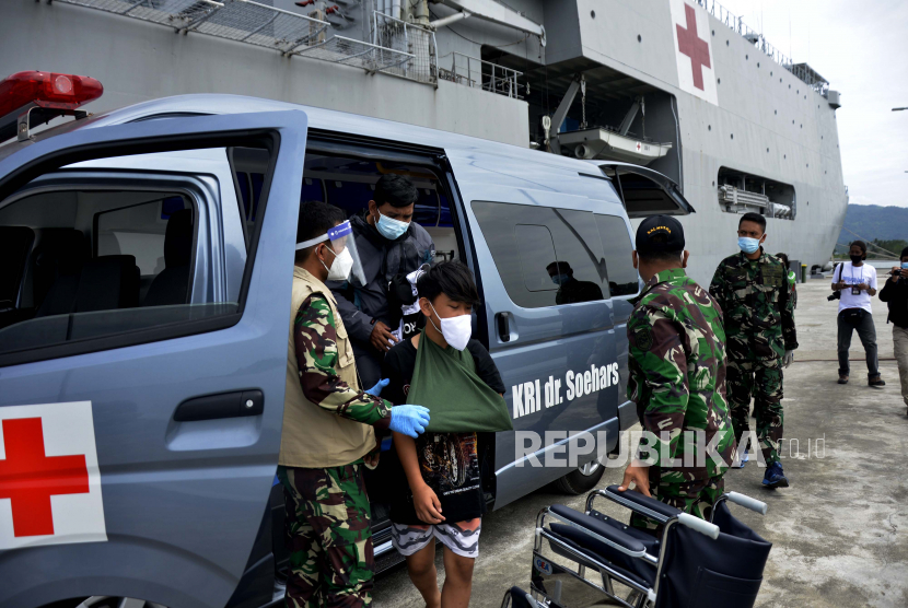 Tim Medis TNI AL Obati 76 Pasien Korban Gempa Sulbar (ilustrasi)