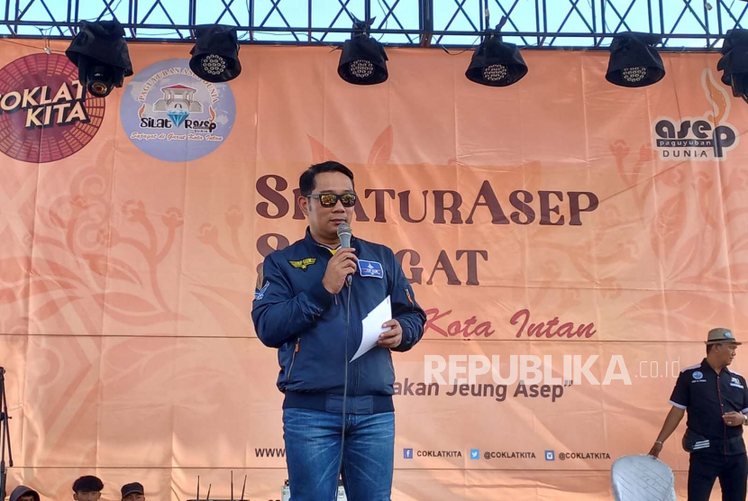 Gubernur Jabar Ridwan Kamil saat menghadiri kegiatan Silaturasep di SOR RAA Adiwijaya, Kabupaten Garut, Sabtu (15/7/2023).