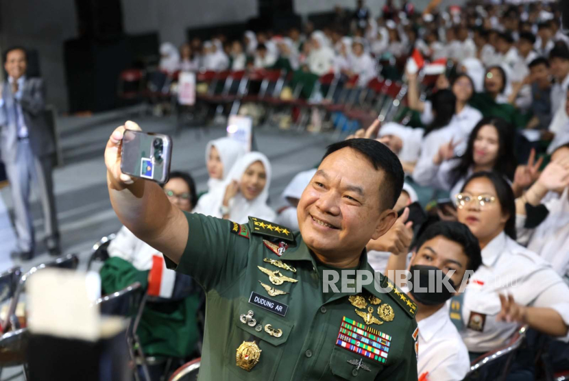  Kepala Staf TNI Angkatan Darat (Kasad) Jenderal TNI Dr H Dudung Abdurachman, SE MM 