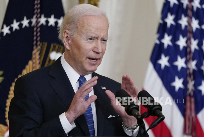 Presiden Amerika Serikat (AS) Joe Biden mengatakan akan berbicara dengan pemimpin dunia lainnya dalam pertemuan Group of Seven (G7) pekan ini tentang sanksi tambahan pada Rusia karena perang di Ukraina masih berlangsung dan semakin intensif.