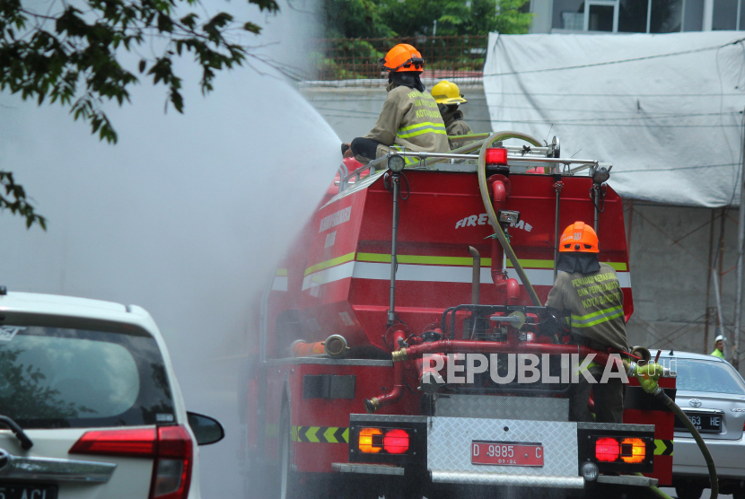 Petugas Pemadam Kebakaran dan Penyelamatan Kota Bandung (ilustrasi)
