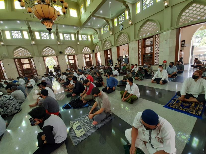  New Normal, Suasana Sholat Jumat Pertama di Bogor  