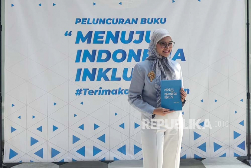 Staf Khusus Presiden bidang sosial Angkie Yudistia saat peluncuran buku keempat, Menuju Indonesia Inklusi di Jakarta Pusat, Jumat (21/7/2023). 