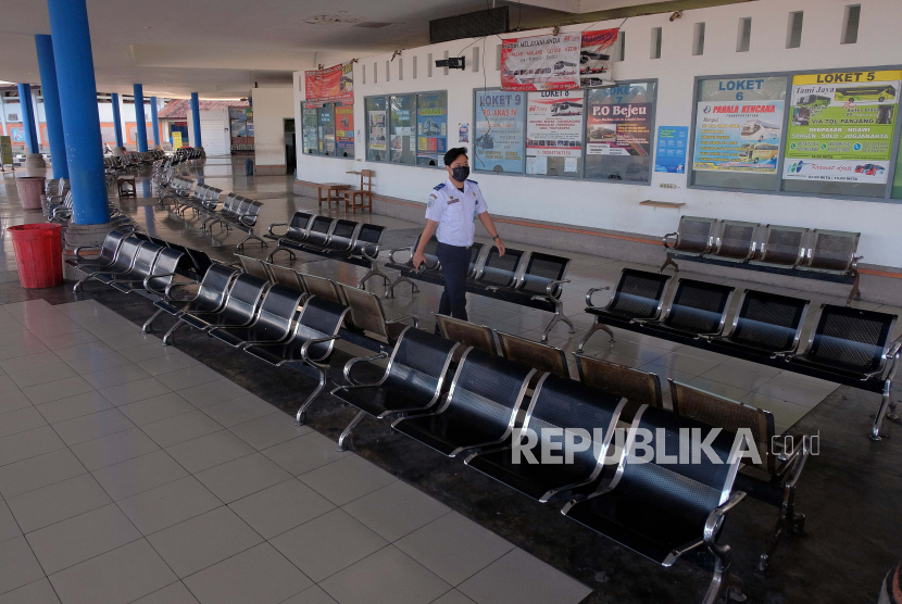 Terminal tipe A Bulupitu Purwokerto, Kabupaten Banyumas, Jawa Tengah sepi jelang Lebaran. Ilustrasi.