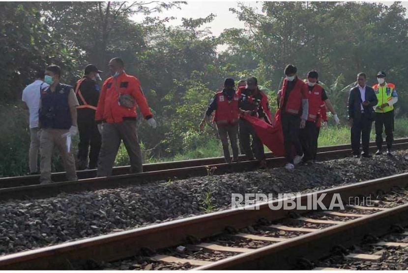 (ILUSTRASI) Kecelakaan warga tersambar kereta api.