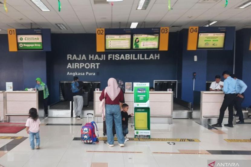 <i>Pemprov Kepri sasar pasar wisata Asia melalui Bandara RHF</i>.