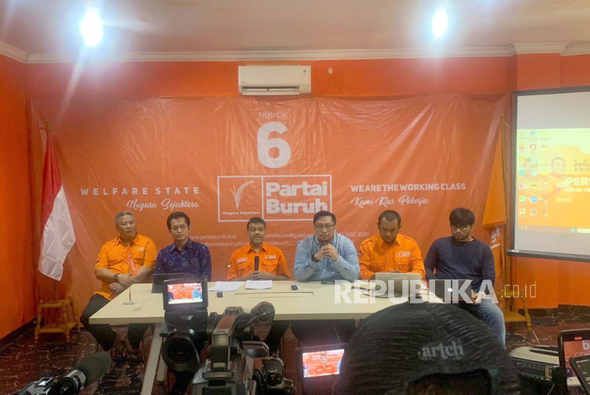Partai Buruh menggelar konferensi pers di Kantor Exco Partai Buruh, Kramat Jati, Jakarta pada Rabu (13/9/2023)