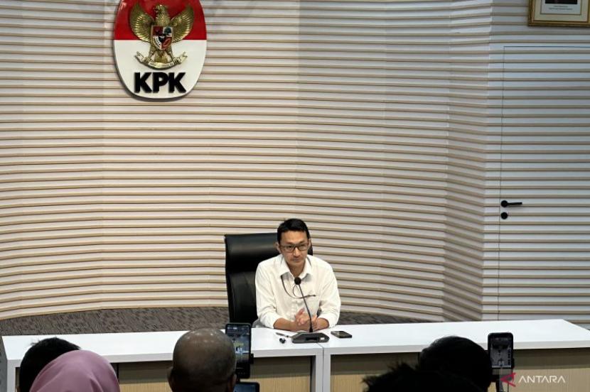 KPK pastikan pemberantasan korupsi tidak terhambat, meski rutan penuh.