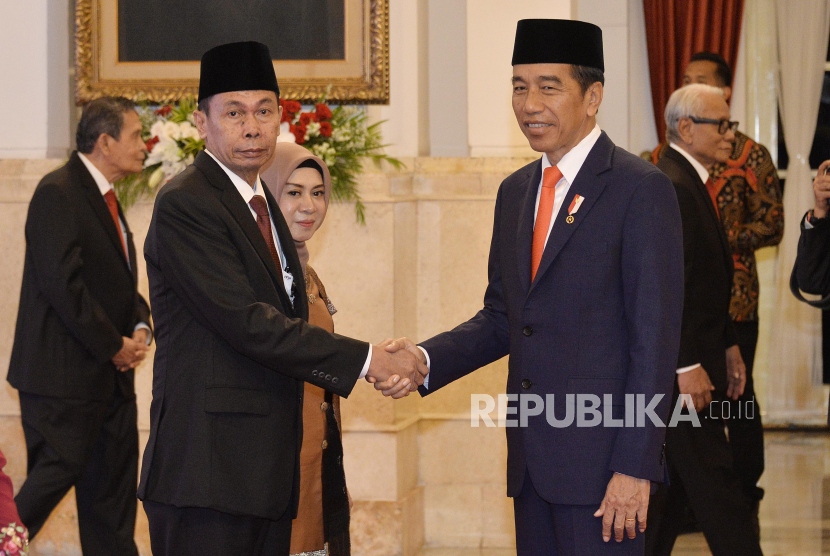 Plt Ketua Komisi Pemberantasan Korupsi (KPK) Nawawi Pomolango. Presiden Jokowi berikan pesan kepada Nawawi Pomolango agar hati-hati jalankan tugas.