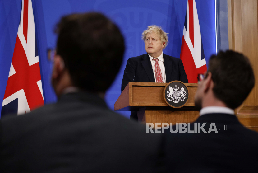 Perdana Menteri Inggris Boris Johnson mengatakan negaranya akan mengirim 6.000 rudal yang terdiri dari anti-tank dan senjata peledak tinggi ke Ukraina. 