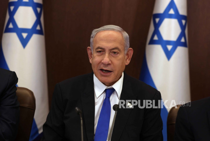 IPerdana Menteri Israel Benjamin Netanyahu mengumumkan rencana untuk memudahkan warga Israel mendapatkan senjata api dan meningkatkan pasukan militer di tengah meningkatnya kekerasan di wilayah pendudukan Palestina.