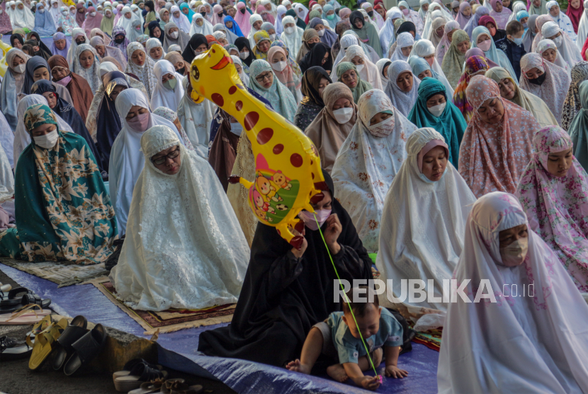Ilustrasi. Ribuan Warga Padati Masjid Agung Bogor Ikuti Dzikir Akhir Tahun