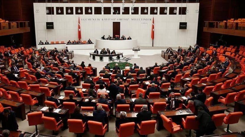 Parlemen Turki menyetujui rencana pemerintah untuk mengerahkan pasukan Turki di Azerbaijan.