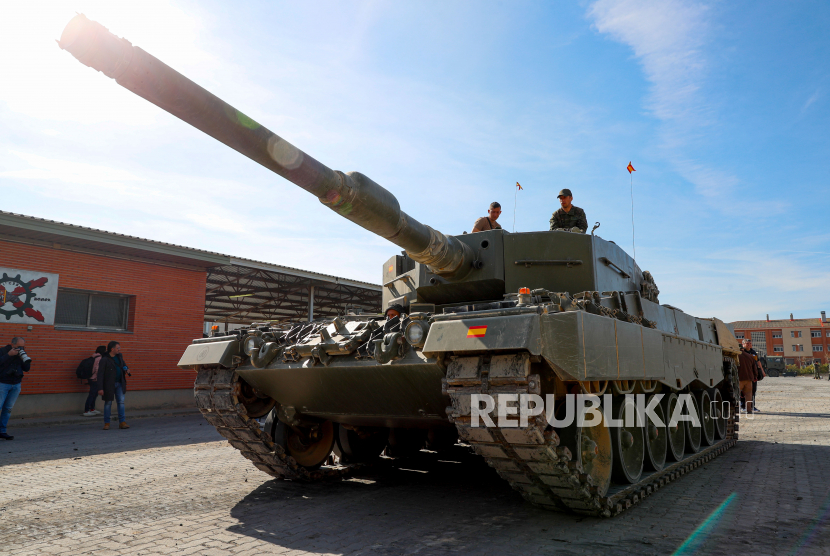  Salah satu tank Leopard 2A4 yang akan dikirim ke Ukraina.