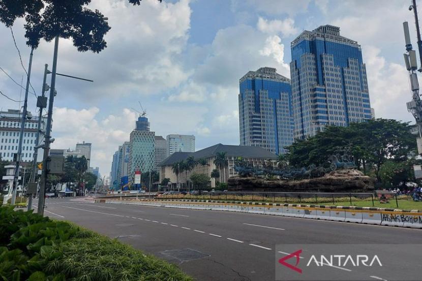 BMKG prakirakan seluruh Jakarta cerah berawan pada Kamis siang.