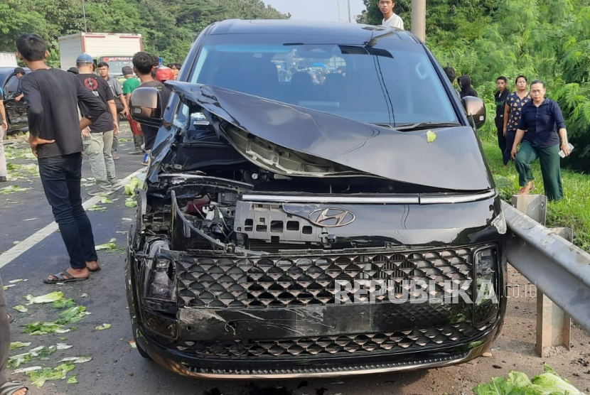 Sebanyak sembilan kendaraan terlibat kecelakaan beruntun di kilometer 86 Tol Cipularang, Rabu (10/7/2024) sekitar pukul 15.30 WIB. Akibat kecelakaan tersebut sebanyak tiga orang mengalami luka-luka dalam insiden tersebut. 