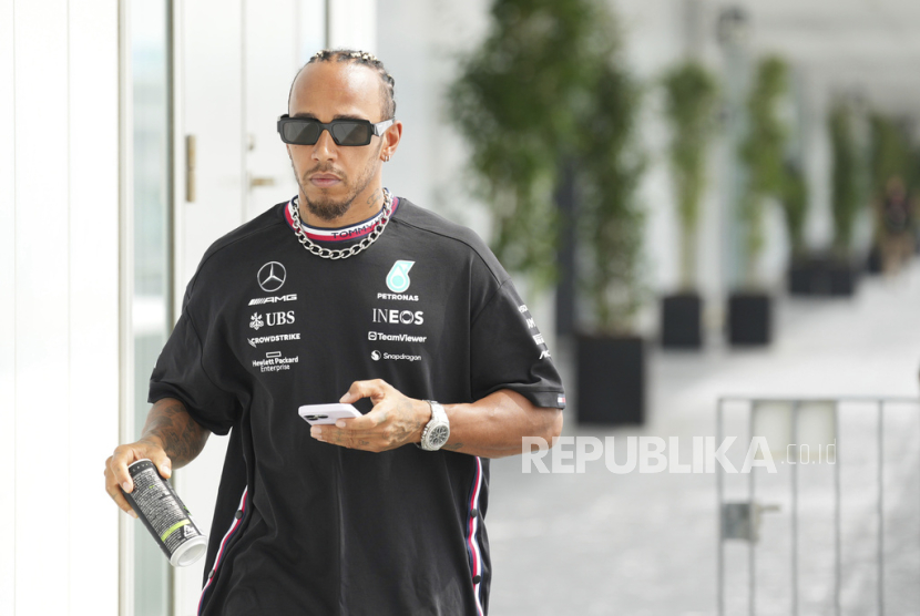 Pembalap F1 dari tim Mercedes, Lewis Hamilton.