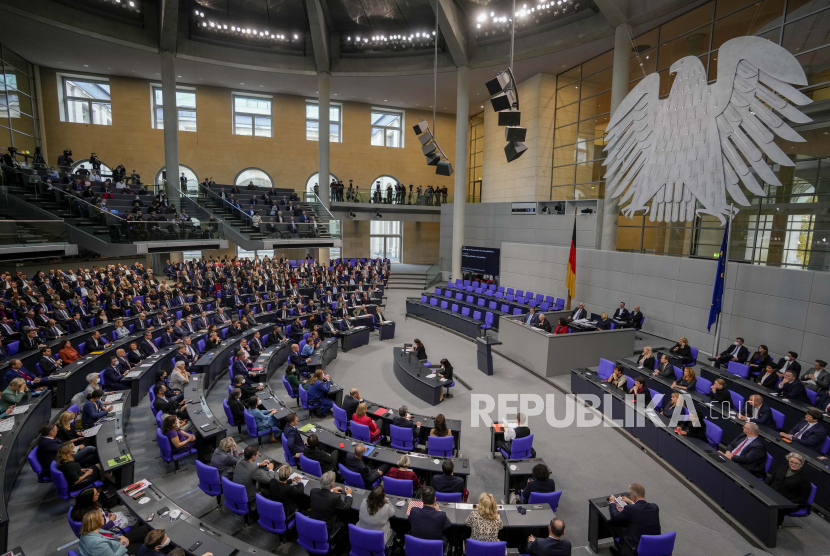 Suasana sidang di parlemen Jerman Bundestag di Berlin.