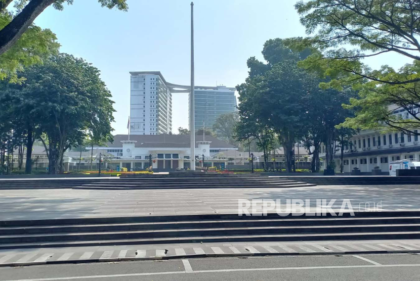 Suasana di kawasan perkantoran Balai Kota Bandung.
