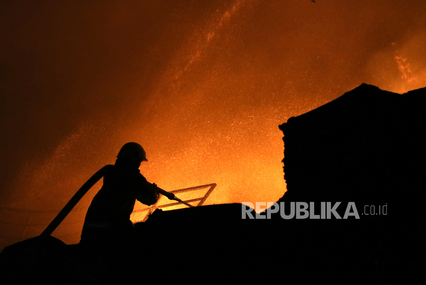 Ilustrasi kebakaran di Kota Surabaya, Jawa Timur.