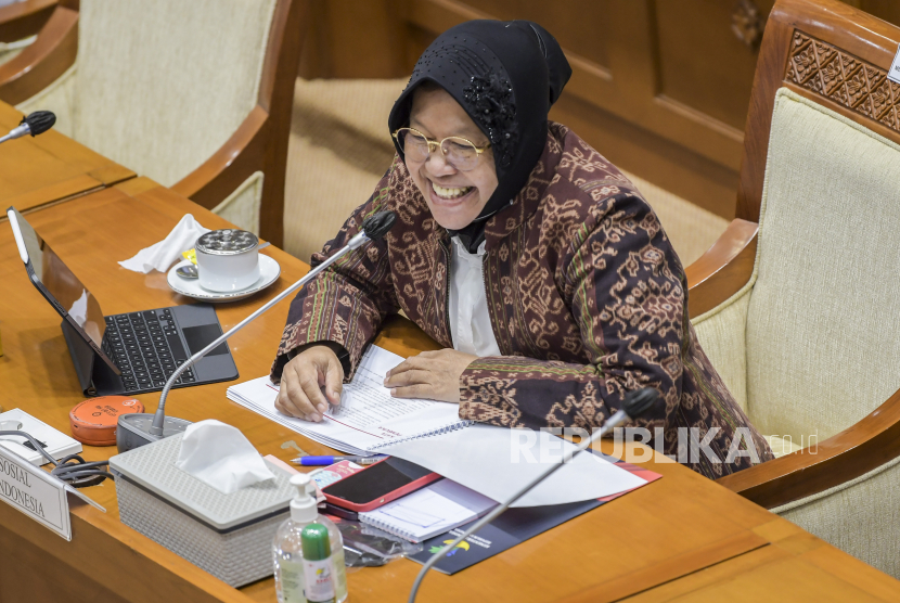 Menteri Sosial Tri Rismaharini.