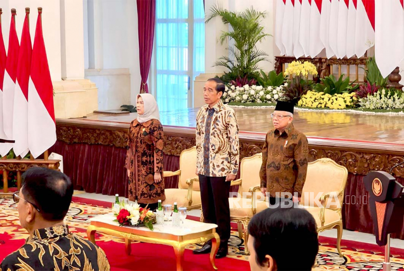 Presiden Jokowi saat menghadiri penyampaian Laporan Hasil Pemeriksaan Atas Laporan Keuangan Pemerintah Pusat Tahun 2022, di Istana Negara, Jakarta, Senin (26/6/2023). 
