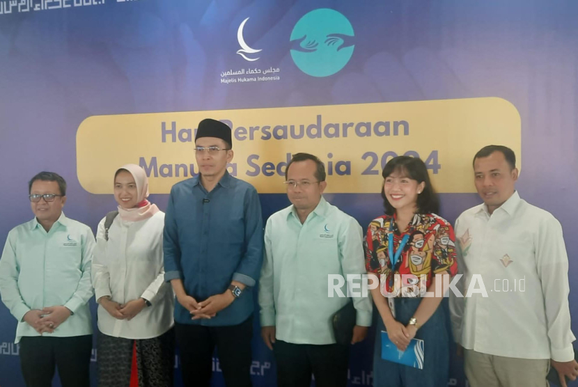 Majelis Hukama Muslimin (MHM) kantor cabang Indonesia menggelar peringatan Hari Persaudaraan Manusia Sedunia bersama Kawan Disablitas di Jakarta, Sabtu (3/1/2024). 
