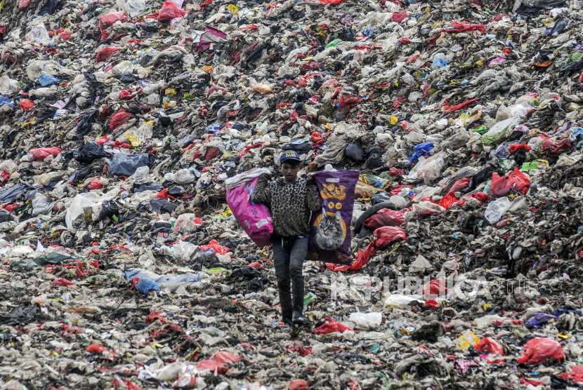 Produksi sampah di Lombok Tengah saat ini mencapai 50 ton per hari.