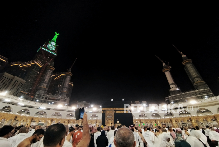 Suasana Masjidil Haram, Mekah, Arab Saudi. Jamaah haji dilarang membawa jimat saat ke tanah Suci. 