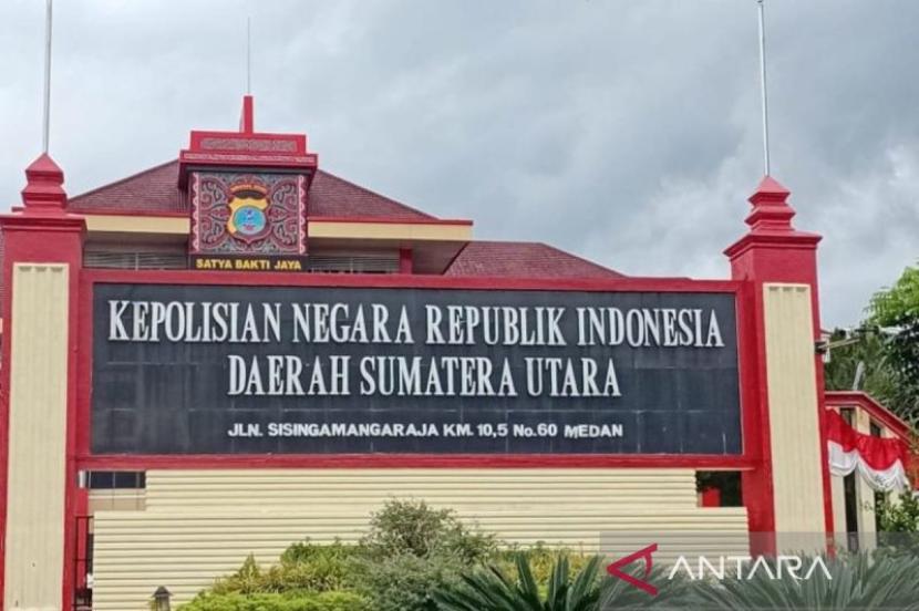 Polda Sumut lakukan patsus pada oknum personel terlibat 1 kg sabu-sabu.