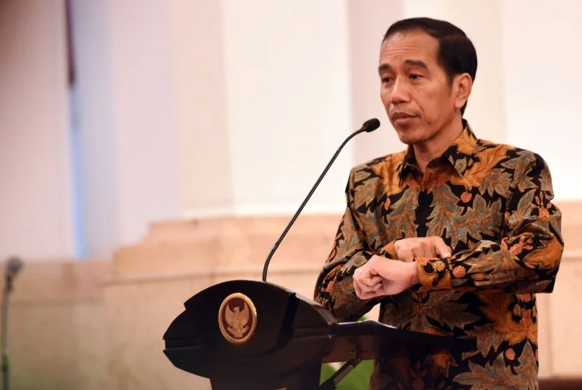 Presiden Jokowi dikabarkan akan melakukan perombakan kabinet (reshuffle). Foto: Republika.