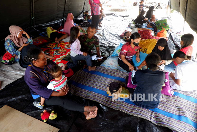 Sejumlah korban gempa Sigi, Sulawesi Tengah, terpaksa mengungsi karena rumah yang ditempati rusak (Foto: ilustrasi)