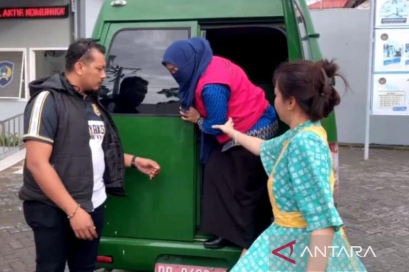 Kejaksaan tahan kepala SMPN 1 Pallangga Gowa.