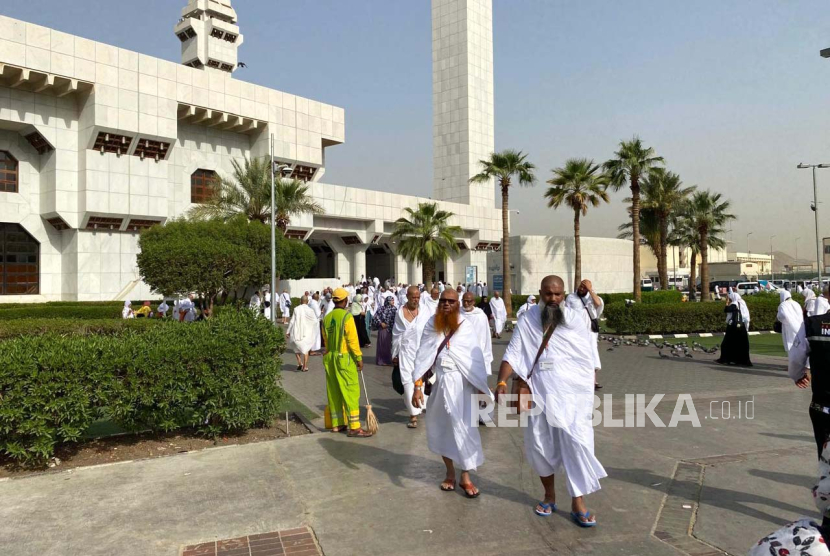 Masjid Aisyah Tanim, salah satu titik miqat bagi jamaah yang akan melaksanakan ibadah umroh sunnah, Makkah, Arab Saudi, Ahad (2/6/2024).
