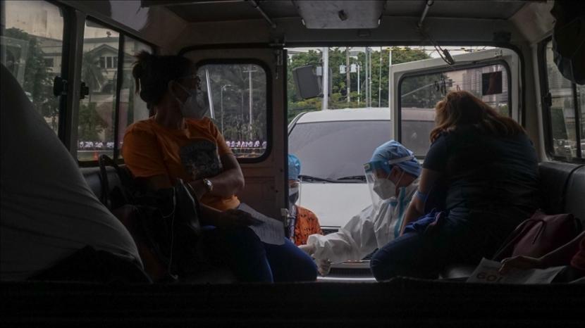 Filipina memperpanjang larangan masuk bagi pelancong dari Indonesia dan sembilan negara lainnya selama 1-15 Agustus demi mencegah penyebaran kasus Covid-19 varian Delta.