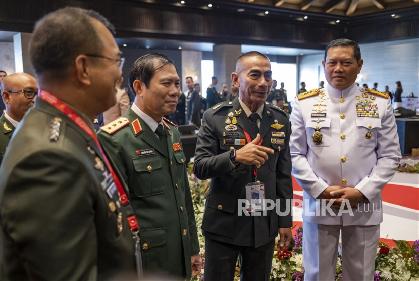 Panglima TNI Laksamana Yudo Margono (kanan) di forum ASEAN Chief of Defence Forces Meeting (ACDFM) ke-20 di Apurva Kempinski, Nusa Dua, Badung, Bali, Rabu (7/6/2023).